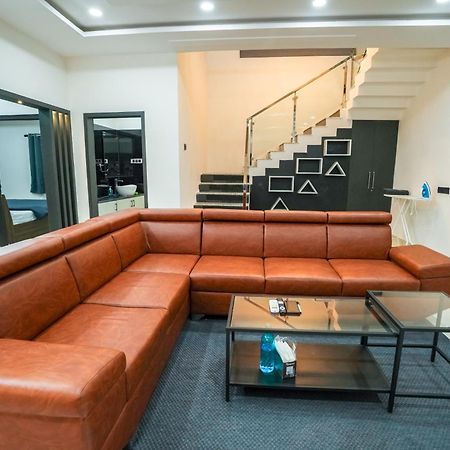 N Cube Serviced Apartments Hyderabad Luaran gambar